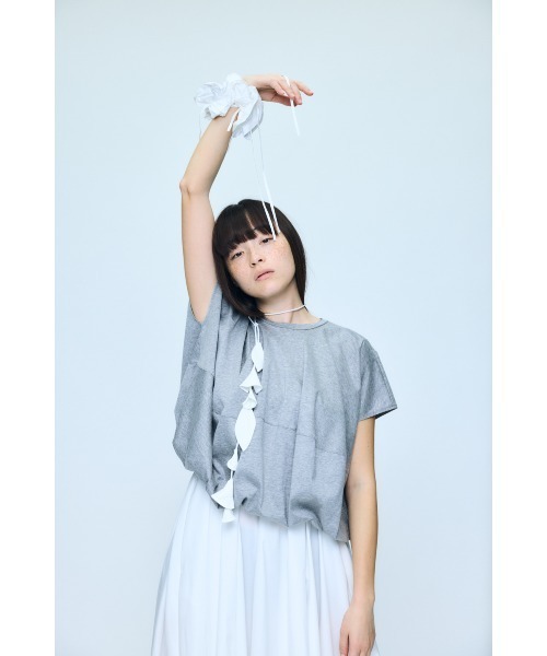 ENFOLD(エンフォルド)の「RAIN-CLOUD SCRUNCHIE(シュシュ・レディース・ホワイト・38)」の6枚目の写真
