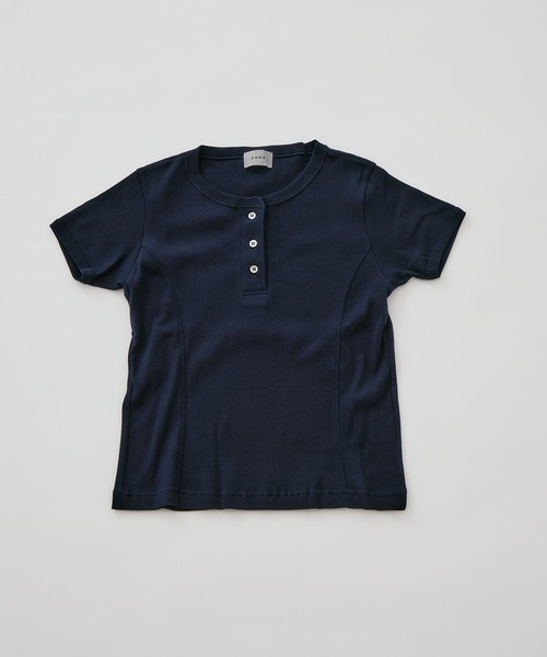 CONZ(コンズ)の「fitted rib henry short sleeve(Tシャツ/カットソー・レディース・ダークグレー/ブラック/ダークネイビー/ピンク・2/1)」の4枚目の写真