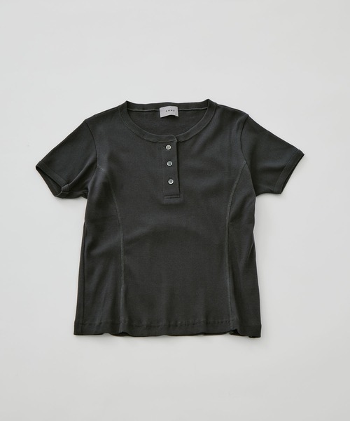 CONZ(コンズ)の「fitted rib henry short sleeve(Tシャツ/カットソー・レディース・ダークグレー/ブラック/ダークネイビー/ピンク・2/1)」の3枚目の写真