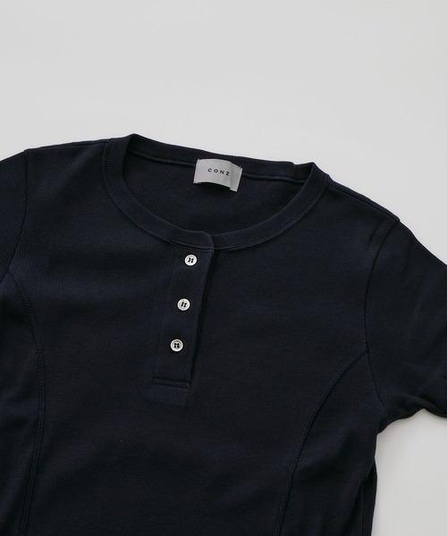 CONZ(コンズ)の「fitted rib henry short sleeve(Tシャツ/カットソー・レディース・ダークグレー/ブラック/ダークネイビー/ピンク・2/1)」の18枚目の写真