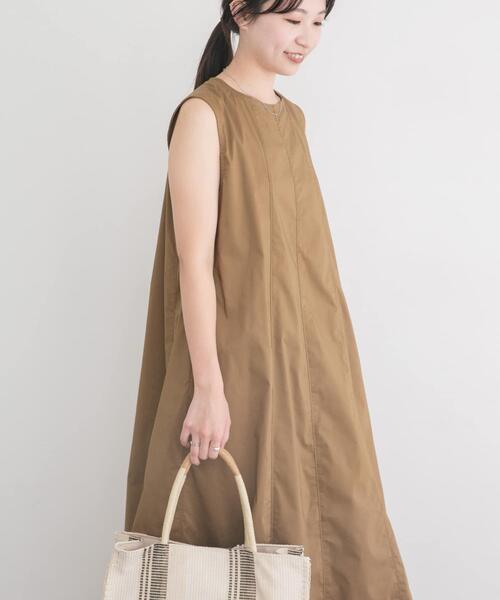 ITEMS URBANRESEARCH(アイテムズ アーバンリサーチ)の「『イージーケア』テントシルエットワンピース(ワンピース・レディース・ブラック/キャメル/ブルー・FREE)」の16枚目の写真