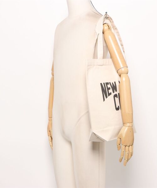 Ol' Basics(オールベーシックス)の「Ol' Basics(オール・ベーシックス) トートバッグ キャンバス NEW YORK CITY ニューヨーク ロゴ プリント 鞄 BAG アメカジ メンズ レディース ユニセックス Mサイズ(トートバッグ・レディース・ナチュラル・FREE)」の6枚目の写真