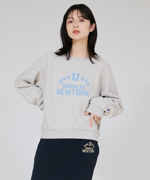 Champion(チャンピオン)の「【Champion/チャンピオン】レディース ラグランスリーブスウェットシャツ(スウェット・レディース・ヘザーグレー/ダークネイビー/ブラック系その他・LARGE/MEDIUM)」の1枚目の写真