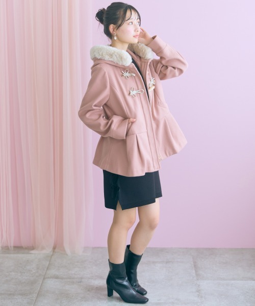 marun(マルン)の「<大きいサイズ>ミディ丈フェイクファーフードダッフルコート marun(ダッフルコート・レディース・ネイビー/ピンク・5L/4L/3L/LL/L)」の4枚目の写真