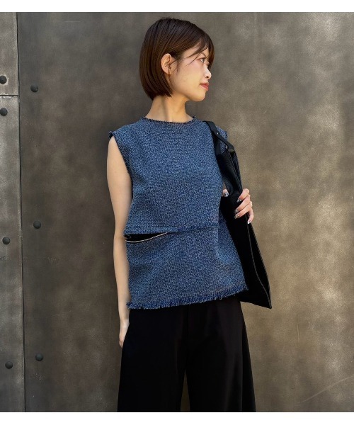 LE CIEL BLEU（ルシェルブルー）の「ツイードスリーブレストップ / Tweed Sleeveless TOP（シャツ/ブラウス・レディース・ネイビー/ブラック・36）」の2枚目の写真