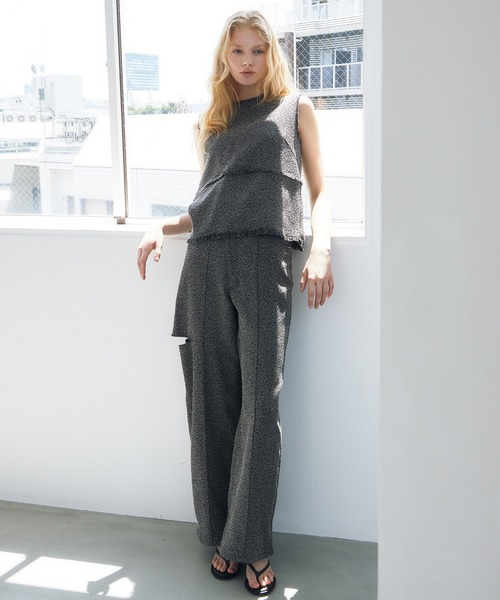 LE CIEL BLEU（ルシェルブルー）の「ツイードスリーブレストップ / Tweed Sleeveless TOP（シャツ/ブラウス・レディース・ネイビー/ブラック・36）」の4枚目の写真