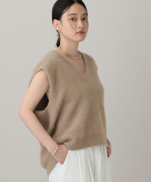 A part by（アパートバイ）の「【名品シリーズ・イージーケア】ラクーンコンVベスト（ニット/セーター・レディース・チャコールグレー/ホワイト/ライトベージュ・SMALL/FREE）」の4枚目の写真