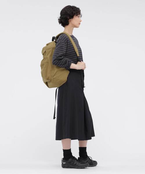 MARGARET HOWELL(マーガレットハウエル)の「COTTON NYLON HIDENSE POPLIN(バックパック/リュック・レディース・ベージュ/ブラック・FREE)」の15枚目の写真