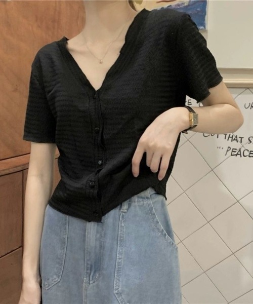 center i(センターアイ)の「Vネック 前開きボタン 半袖トップス(Tシャツ/カットソー・レディース・ホワイト/ブラック・FREE)」の1枚目の写真