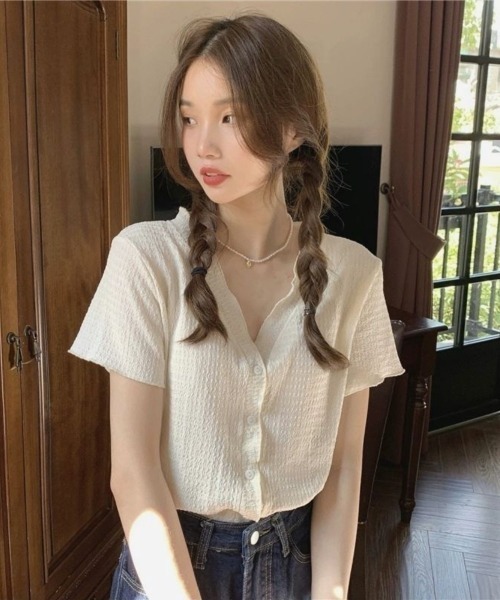 center i(センターアイ)の「Vネック 前開きボタン 半袖トップス(Tシャツ/カットソー・レディース・ホワイト/ブラック・FREE)」の7枚目の写真