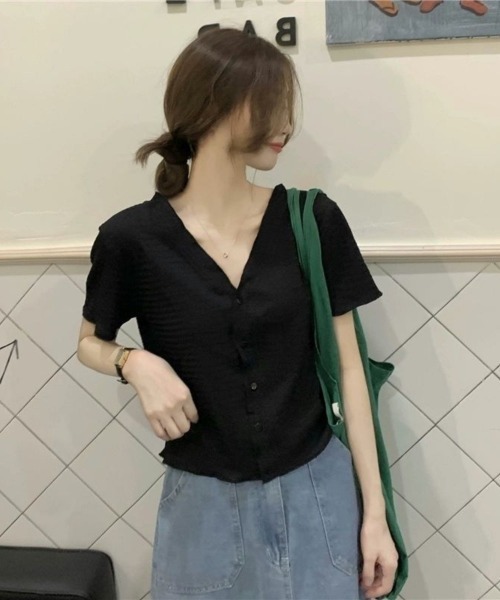 center i(センターアイ)の「Vネック 前開きボタン 半袖トップス(Tシャツ/カットソー・レディース・ホワイト/ブラック・FREE)」の10枚目の写真