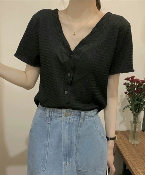 center i(センターアイ)の「Vネック 前開きボタン 半袖トップス(Tシャツ/カットソー・レディース・ホワイト/ブラック・FREE)」の12枚目の写真