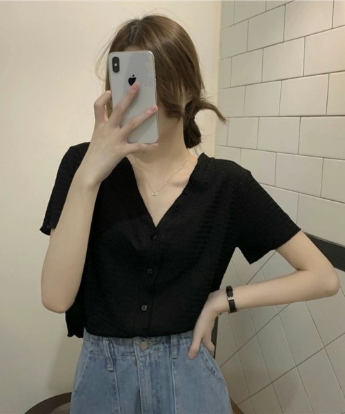 center i(センターアイ)の「Vネック 前開きボタン 半袖トップス(Tシャツ/カットソー・レディース・ホワイト/ブラック・FREE)」の15枚目の写真