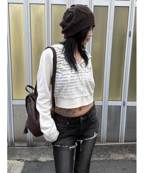 LAGUA GEM(ラグアジェム)の「TYPOGRAPHY ZIP フーディ(パーカー・レディース・アイボリー/カーキ/ブラック・FREE)」の6枚目の写真