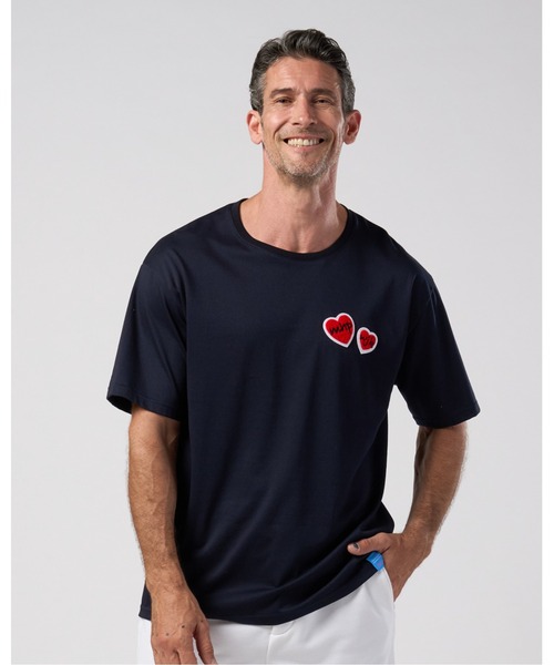 wjk（ダヴルジェイケイ）の「2-heart patch cool touch S/S（Tシャツ/カットソー・メンズ・ブラック×ピンク/ホワイト×ピンク/ブルー系その他/ホワイト×レッド・MEDIUM/SMALL/X-LARGE/LARGE）」の4枚目の写真