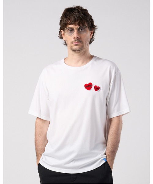 wjk（ダヴルジェイケイ）の「2-heart patch cool touch S/S（Tシャツ/カットソー・メンズ・ブラック×ピンク/ホワイト×ピンク/ブルー系その他/ホワイト×レッド・MEDIUM/SMALL/X-LARGE/LARGE）」の15枚目の写真
