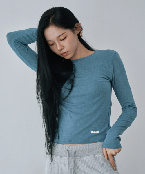 WAARFORWOMAN（ワール・フォー・ウーマン）の「WT-96 マイルドカシミヤTシャツ_ブルー（Tシャツ/カットソー・レディース・その他・FREE）」の3枚目の写真