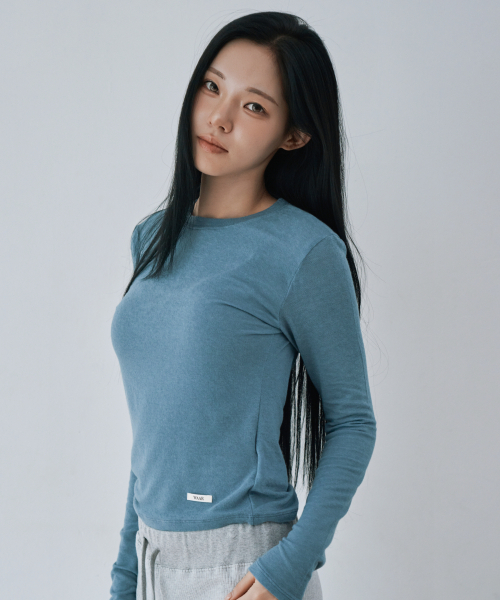 WAARFORWOMAN（ワール・フォー・ウーマン）の「WT-96 マイルドカシミヤTシャツ_ブルー（Tシャツ/カットソー・レディース・その他・FREE）」の4枚目の写真