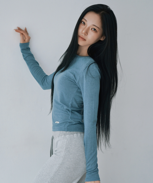 WAARFORWOMAN（ワール・フォー・ウーマン）の「WT-96 マイルドカシミヤTシャツ_ブルー（Tシャツ/カットソー・レディース・その他・FREE）」の6枚目の写真