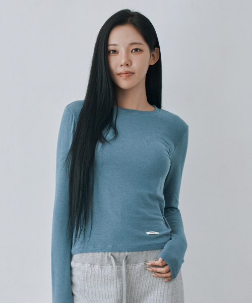 WAARFORWOMAN（ワール・フォー・ウーマン）の「WT-96 マイルドカシミヤTシャツ_ブルー（Tシャツ/カットソー・レディース・その他・FREE）」の7枚目の写真
