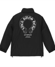 NYLAUS（ナイラス）の「NOBOUND（ノーバウンド） フェイクダウンジャケット 中綿 ホースシュー オールドイングリッシュロゴ ワンポイント プリント バックプリント シームレス 中綿ジャケット パデッドジャケット アウター ストリート メンズ レディース ユニセックス（ダウンジャケット/コート）」