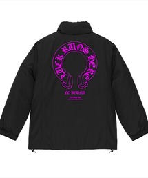NYLAUS（ナイラス）の「NOBOUND（ノーバウンド） フェイクダウンジャケット 中綿 ホースシュー オールドイングリッシュロゴ ワンポイント プリント バックプリント シームレス 中綿ジャケット パデッドジャケット アウター ストリート メンズ レディース ユニセックス（ダウンジャケット/コート）」