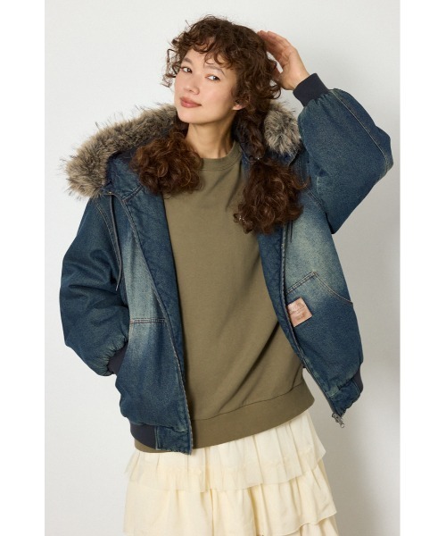 RODEO CROWNS WIDE BOWL(ロデオクラウンズワイドボウル)の「FUR HOODED ワークジャケット(その他アウター・レディース・ベージュ系その他/ブラウン系その他/ブルー/ブラック・LARGE/MEDIUM)」の4枚目の写真