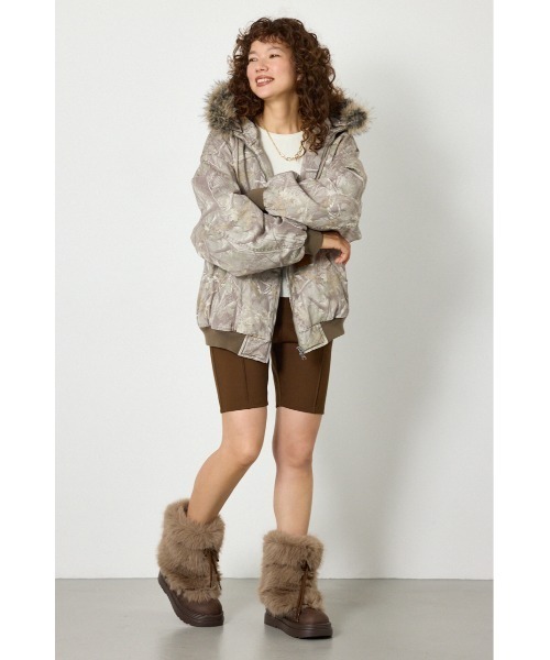 RODEO CROWNS WIDE BOWL(ロデオクラウンズワイドボウル)の「FUR HOODED ワークジャケット(その他アウター・レディース・ベージュ系その他/ブラウン系その他/ブルー/ブラック・LARGE/MEDIUM)」の5枚目の写真