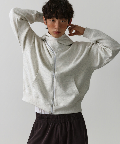 LXT（エルエックスティー）の「アシンメトリックハイネック セミクロップドフードジップアップ [メランジホワイト]（パーカー・レディース・ホワイト・MEDIUM/LARGE/X-LARGE）」の4枚目の写真