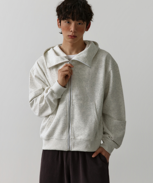 LXT（エルエックスティー）の「アシンメトリックハイネック セミクロップドフードジップアップ [メランジホワイト]（パーカー・レディース・ホワイト・MEDIUM/LARGE/X-LARGE）」の5枚目の写真