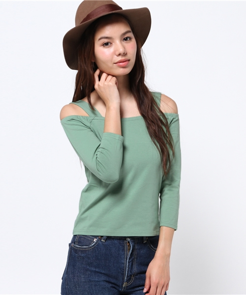 SLY（スライ）の「CUT OUT SHOULDER TOPS（Tシャツ/カットソー・レディース・ブラック/マルチ/イエロー系その他/ホワイト/グリーン系その他・1/2）」の16枚目の写真