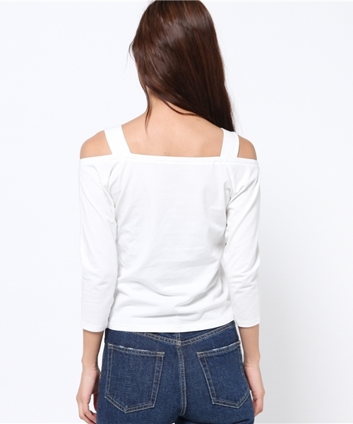 SLY（スライ）の「CUT OUT SHOULDER TOPS（Tシャツ/カットソー・レディース・ブラック/マルチ/イエロー系その他/ホワイト/グリーン系その他・1/2）」の8枚目の写真