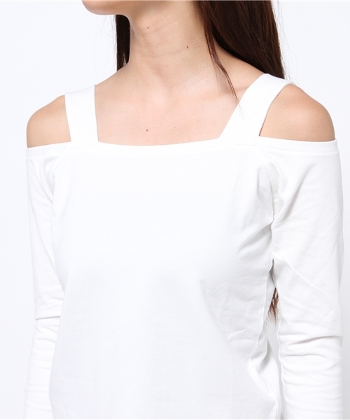 SLY（スライ）の「CUT OUT SHOULDER TOPS（Tシャツ/カットソー・レディース・ブラック/マルチ/イエロー系その他/ホワイト/グリーン系その他・1/2）」の9枚目の写真