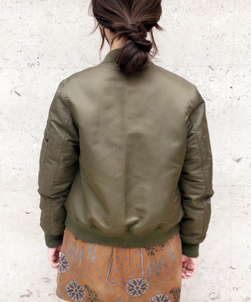 archives（アルシーヴ）の「中綿MA-1（MA-1・レディース・グレー/ブラック/カーキ・MEDIUM）」の8枚目の写真