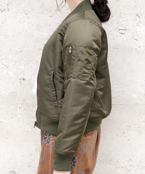 archives（アルシーヴ）の「中綿MA-1（MA-1・レディース・グレー/ブラック/カーキ・MEDIUM）」の9枚目の写真