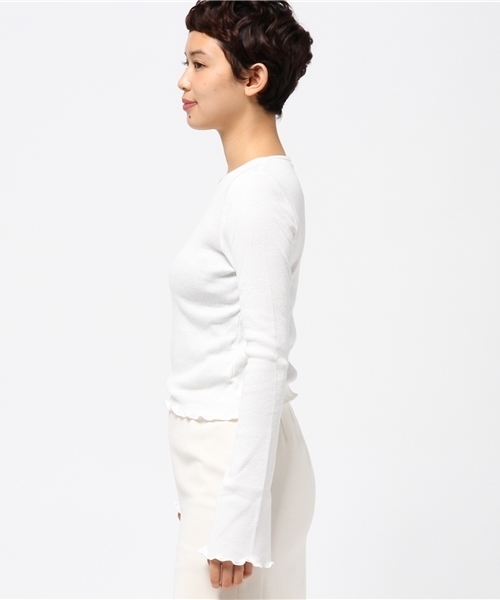 SLY（スライ）の「CROPPED FLARE SLEEVE TOPS（Tシャツ/カットソー・レディース・イエロー/ホワイト/ブラック・1/2）」の7枚目の写真