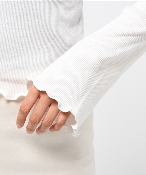 SLY（スライ）の「CROPPED FLARE SLEEVE TOPS（Tシャツ/カットソー・レディース・イエロー/ホワイト/ブラック・1/2）」の10枚目の写真