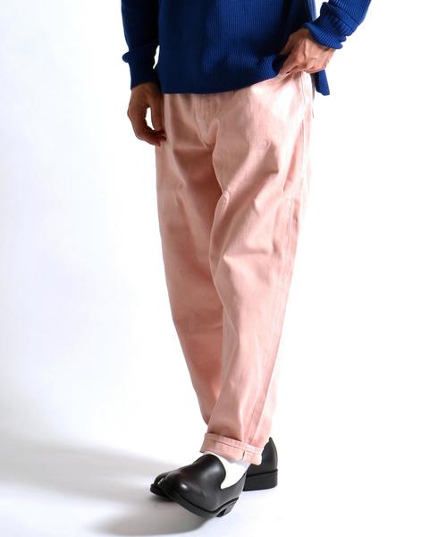 SHIPS JET BLUE(シップスジェットブルー)の「SHIPS JET BLUE: タック テーパード ツイルパンツ(その他パンツ・メンズ・ベージュ/ピンク・SMALL/LARGE/MEDIUM)」の2枚目の写真