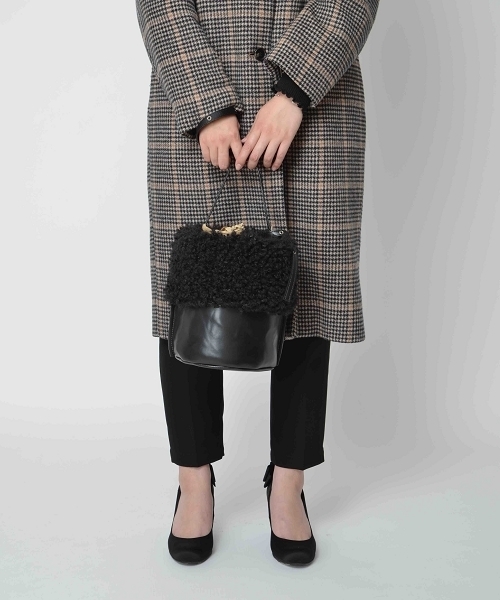 SOLPRESA（ソルプレーサ）の「ファーバケットバッグ（ショルダーバッグ・レディース・ベージュ/ピンク/ブラック・ONE SIZE）」の5枚目の写真