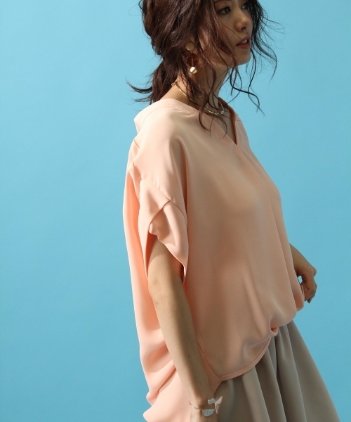 Andemiu（アンデミュウ）の「スソタックムジガラショートスリーブ752364（シャツ/ブラウス・レディース・ホワイト/ピンク/ブルー/グレー/レッド/ブラック・FREE）」の5枚目の写真