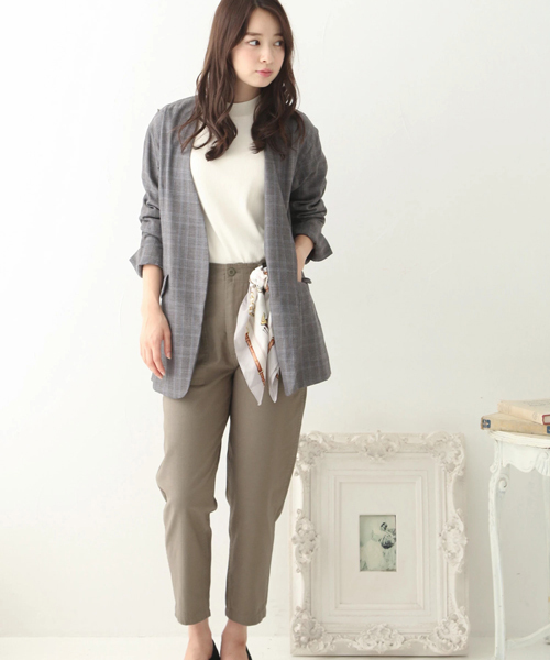 earth music&ecology（アースミュージックアンドエコロジー）の「・ベイカーパンツ（その他パンツ・レディース・カーキ/ベージュ・S/M/L）」の12枚目の写真