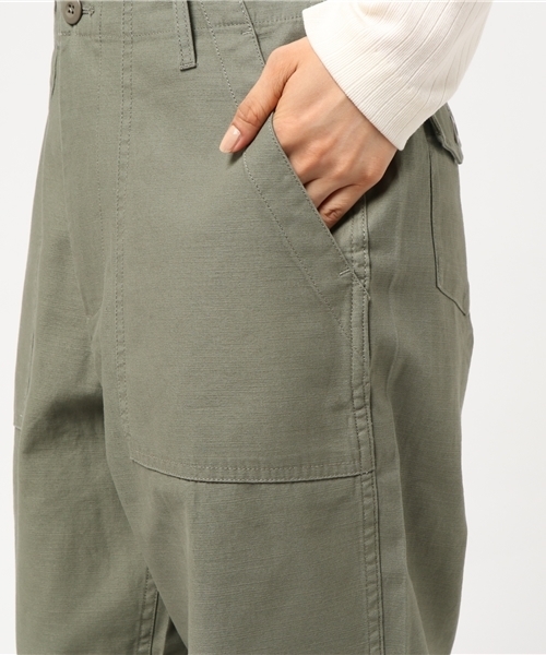 earth music&ecology（アースミュージックアンドエコロジー）の「・ベイカーパンツ（その他パンツ・レディース・カーキ/ベージュ・S/M/L）」の9枚目の写真