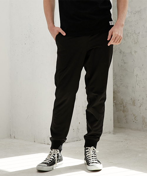 AZUL by moussy(アズールバイマウジー)の「2WAYストレッチ裾リブパンツ(その他パンツ・メンズ・ブラック・LARGE/MEDIUM/SMALL)」の1枚目の写真