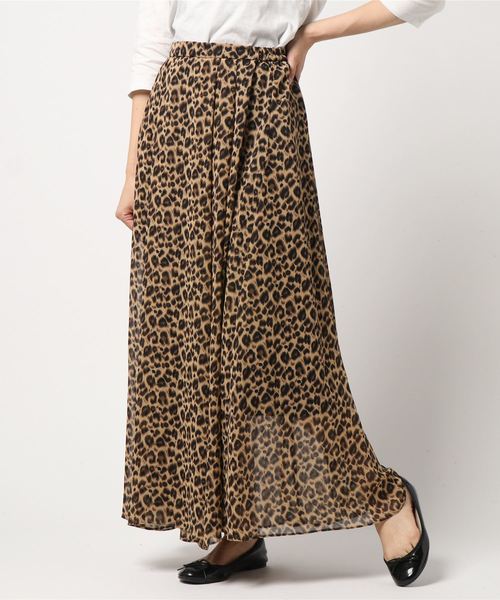 And A（アンドエー）の「And A レオパード柄 タック＆フレアロングスカート（スカート・レディース・ベージュ・SMALL/MEDIUM）」の4枚目の写真