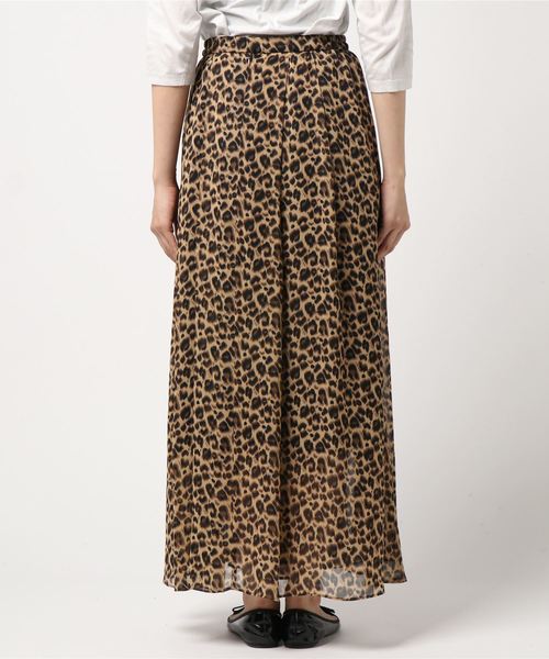And A（アンドエー）の「And A レオパード柄 タック＆フレアロングスカート（スカート・レディース・ベージュ・SMALL/MEDIUM）」の3枚目の写真