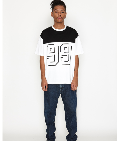 NUMBER (N)INE(ナンバーナイン)の「99_FOOTBALL T-SHIRT(Tシャツ/カットソー・メンズ・ホワイト/ブラック/ホワイト×ブラック・2/4/3)」の4枚目の写真