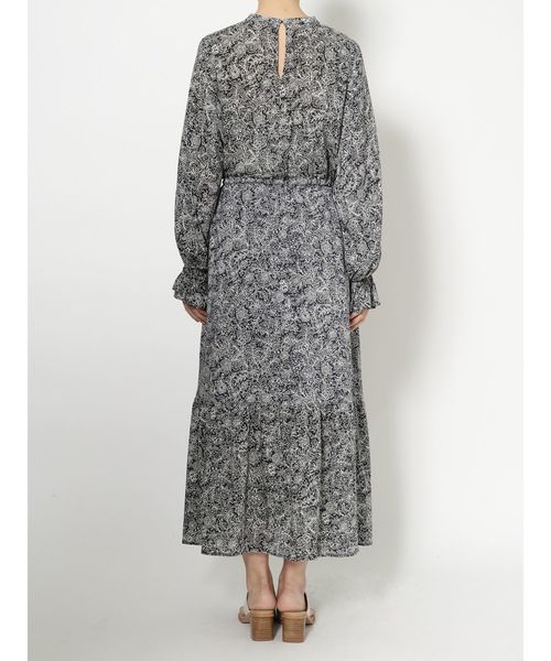 Ungrid（アングリッド）の「オープンショルダーフラワープリントワンピース（ワンピース・レディース・オフホワイト/ネイビー・FREE）」の9枚目の写真