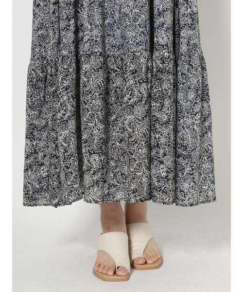 Ungrid（アングリッド）の「オープンショルダーフラワープリントワンピース（ワンピース・レディース・オフホワイト/ネイビー・FREE）」の5枚目の写真