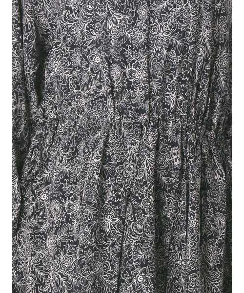 Ungrid（アングリッド）の「オープンショルダーフラワープリントワンピース（ワンピース・レディース・オフホワイト/ネイビー・FREE）」の3枚目の写真