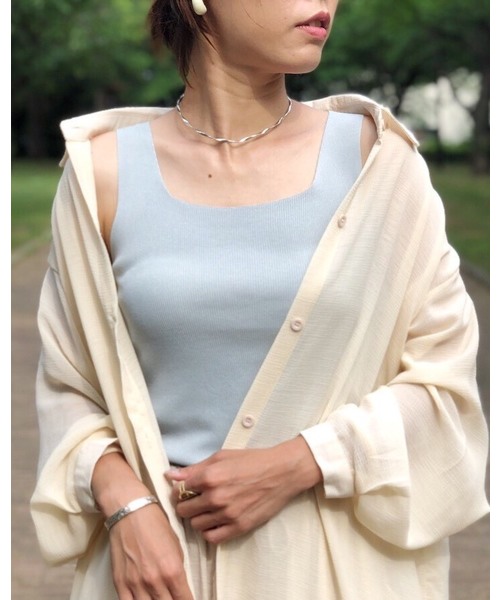 CLEA（クレア）の「スクエアネックニットリブタンクトップ（タンクトップ・レディース・ホワイト/ブラック/ベージュ/ピンクベージュ/アイボリー/サックスブルー/ブラウン・FREE）」の6枚目の写真